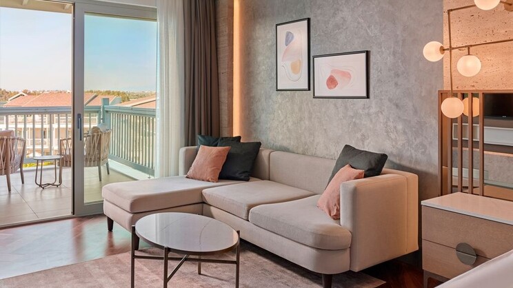 Lara Barut Collection